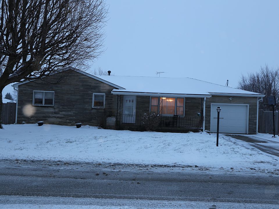 1st image of 202 E 4th St