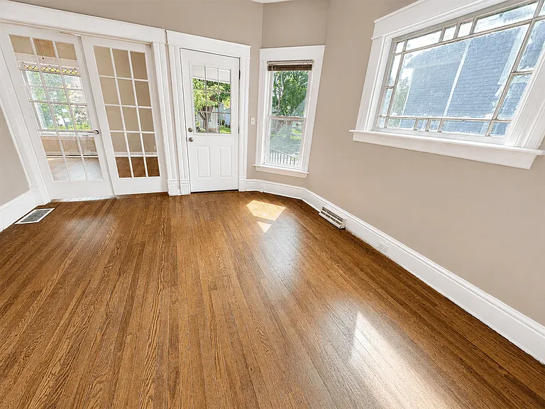 413 E Maple Ave #1 — Photo 5