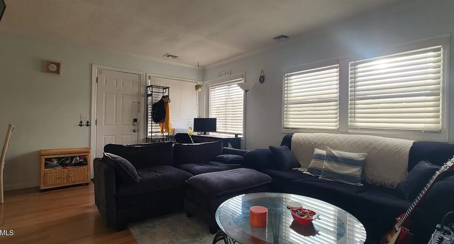 2 bed, 1.5 bath, 648 sqft, $2,035 — Photo 4
