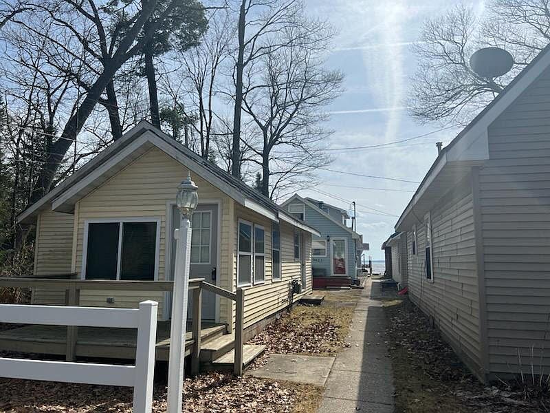 6891 E Houghton Lake Dr D, Houghton Lake, MI 48629 MLS 201823343