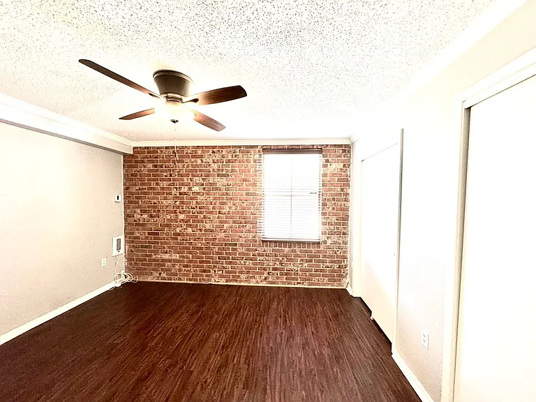 3101 Highland Rd #110 — Photo 7