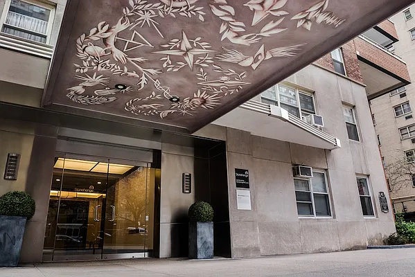 Rented by Stonehenge NYC LLC | media 11