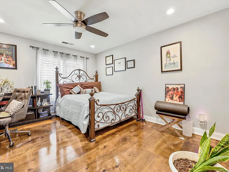1750 Oakwood Ter #17A — Photo 14