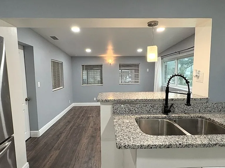 2455 Princeton Rd — Photo 9