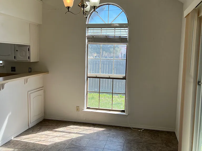 812 Cornfield Dr — Photo 21