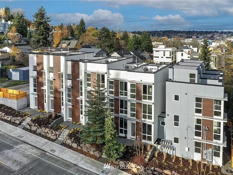 3803 23rd Ave W — Photo 2