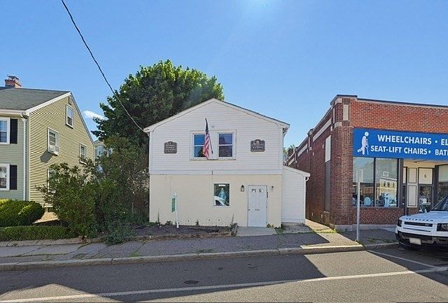 1st image of 11 Grove St