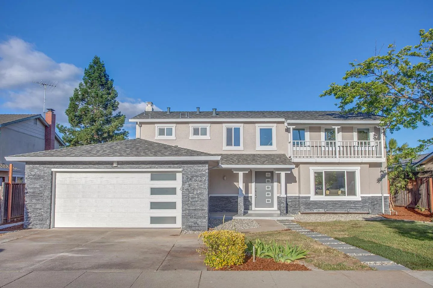 10802 Wilkinson Ave photo 1