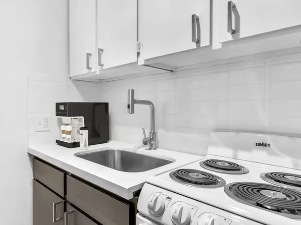 Gilmore Apts, 5959 Fauntleroy Way SW APT 1, Seattle, WA 98136