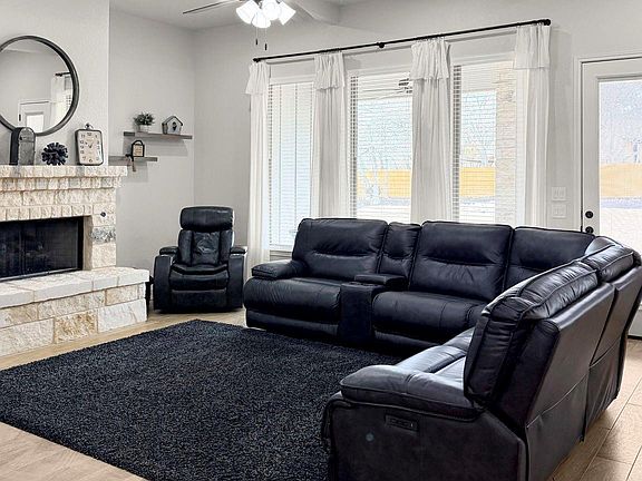 4th image of 100 Calvary Dr