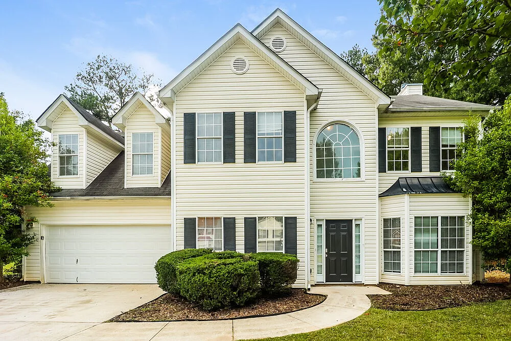 4 bed, 2.5 bath, 2183 sqft, $2,200 — Photo 1