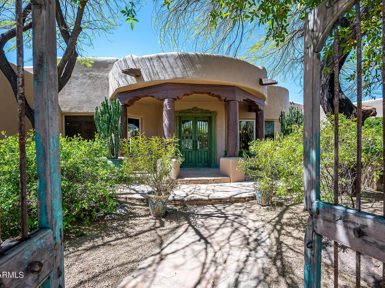 4 bed, 4.5 bath, 5041 sqft, $10,000 — Photo 4