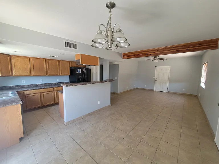 2959 N Tyndall Ave — Photo 7
