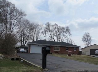 10671 Banyan Dr, Machesney Park, IL 61115