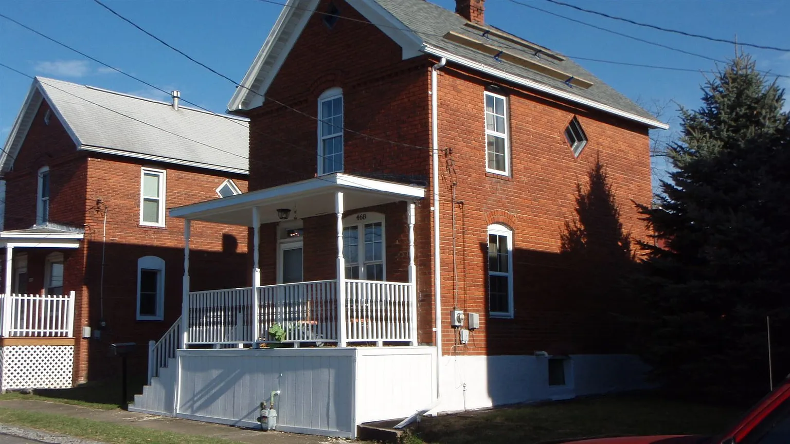 468 Herman Ave photo 1