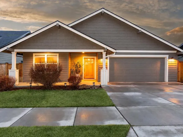 1811 NE 3rd St, Redmond, OR 97756