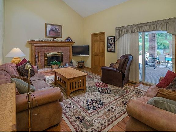 5th image of 110 Tara Dr
