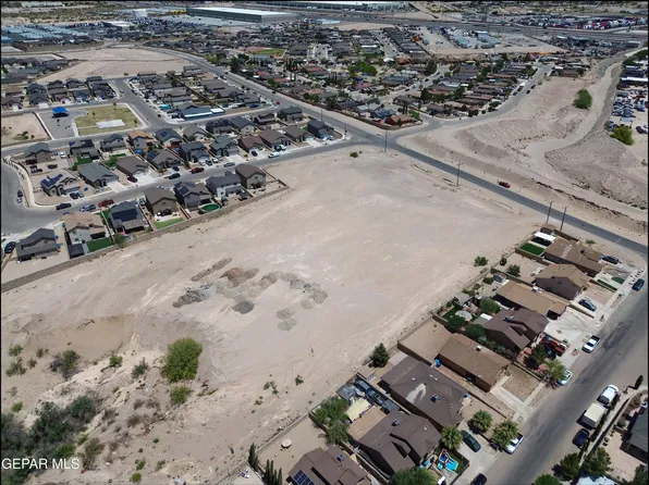 10696 Stockyard Rd, Socorro, TX 79927