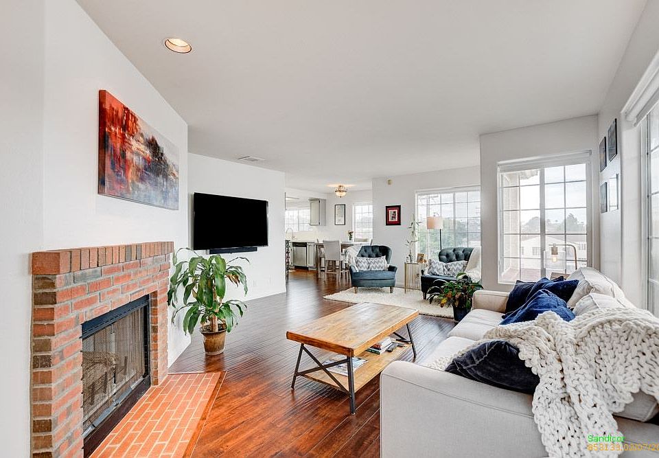 2nd image of 2125 Chatsworth Blvd Unit 7