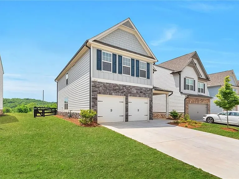 118 Briarwood Dr — Photo 2