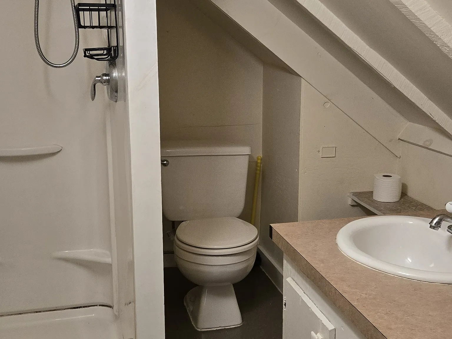 1 bed, 850 sqft, $1,700 — Photo 4