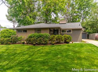 2721 Albert Dr SE, East Grand Rapids, MI