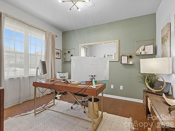 5th image of 1009 Cheviot Ct