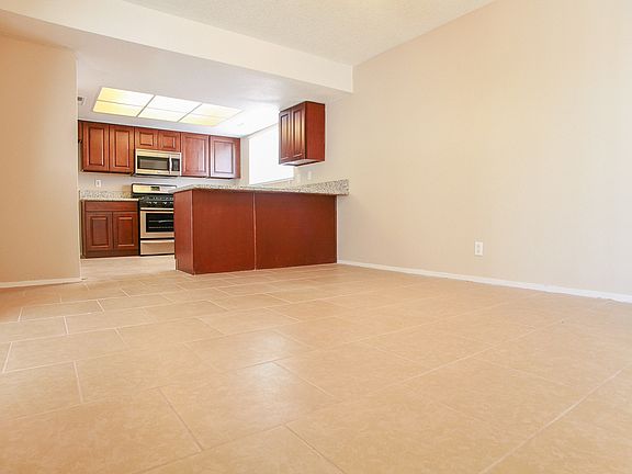 5th image of 1929 Beesley Dr