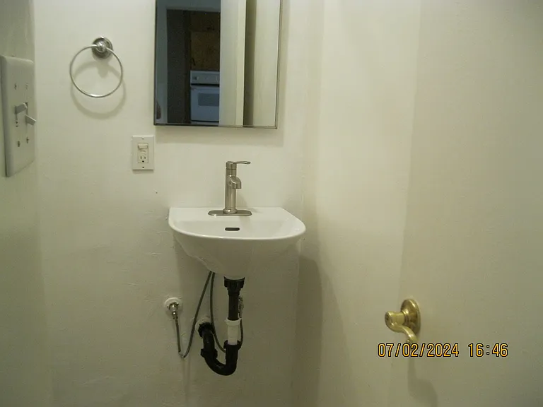 Hart Dr — Photo 3