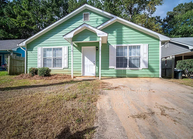 3 bed, 2.0 bath, 1188 sqft, $1,550 — Photo 2