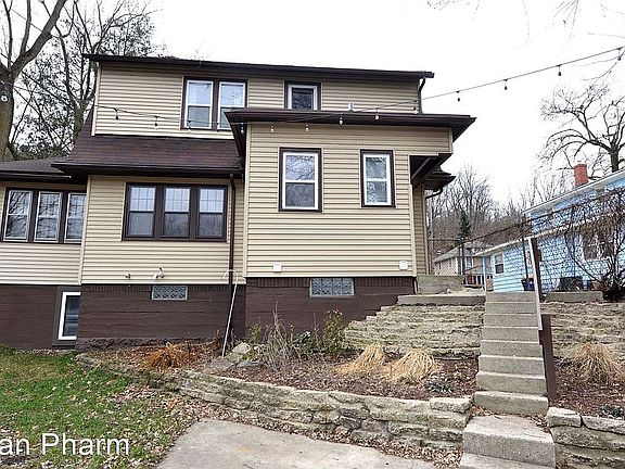 2nd image of 548 Valley Ave NW