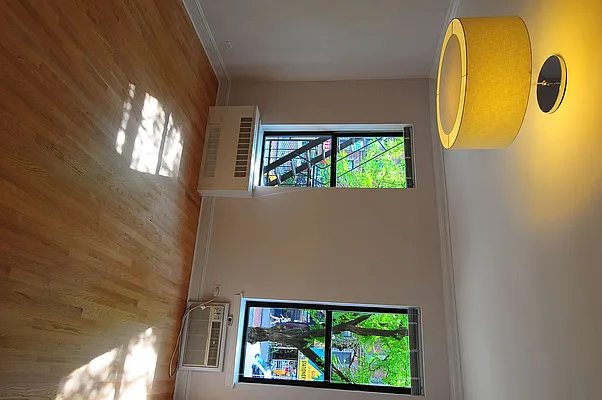 Rented by Metropolis Real Estate of Manhattan | media 36