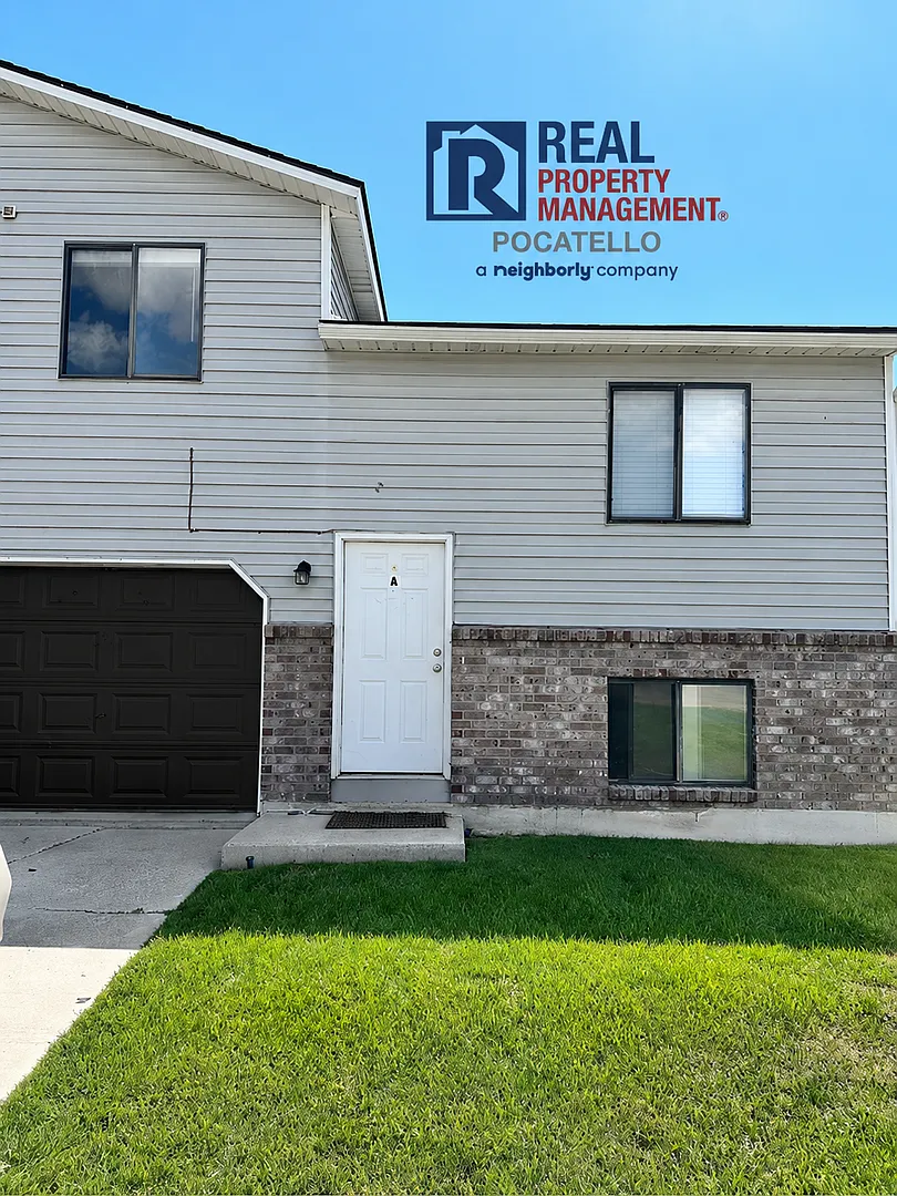 1215 Cottage Ave — Photo 2
