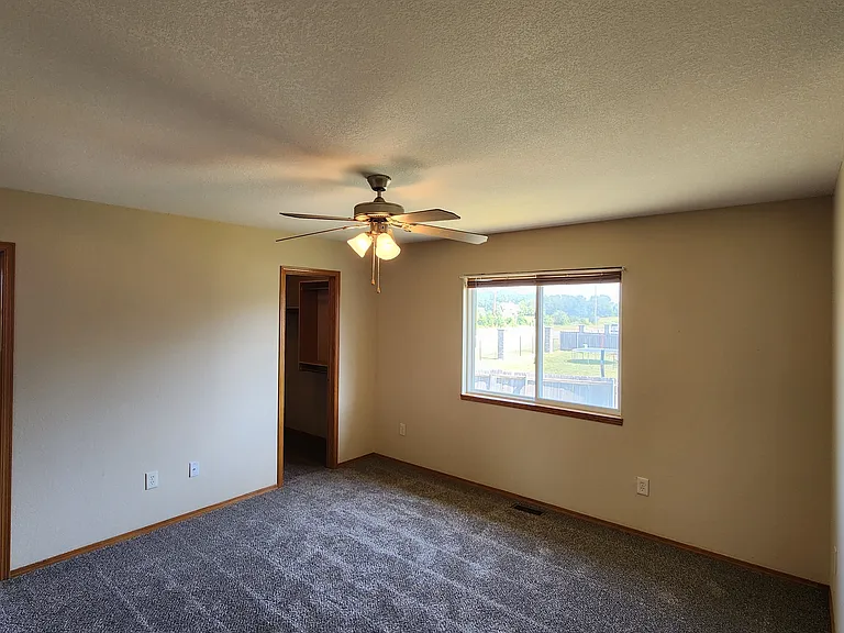 2600 E Old Spring Rd — Photo 6