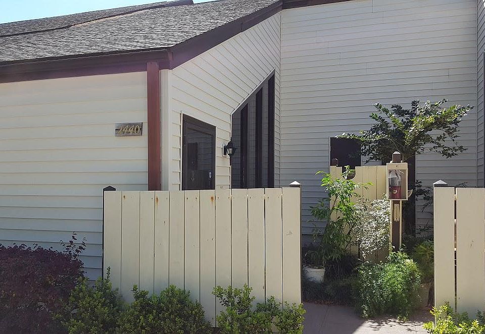 1st image of 2440 NE 7th St #49
