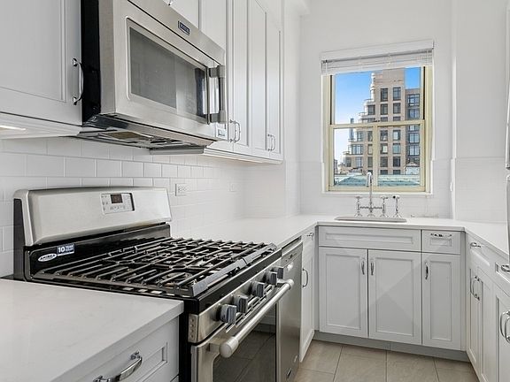 3rd image of 295 Central Park W APT 18D