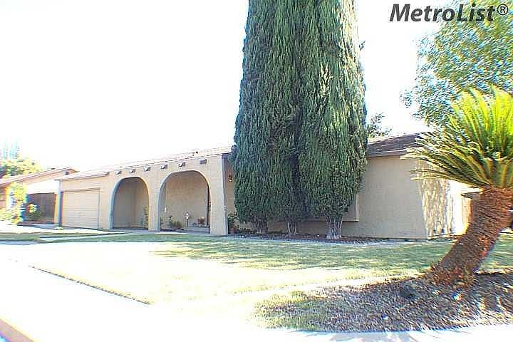 1st image of 2004 W Lunar Dr