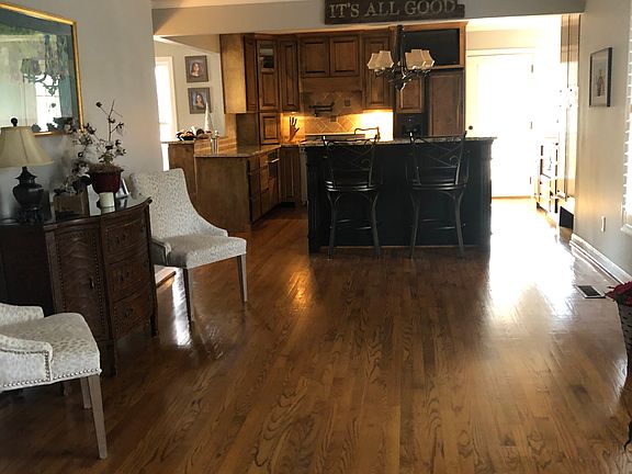 Living Rm; Entry to kitchen