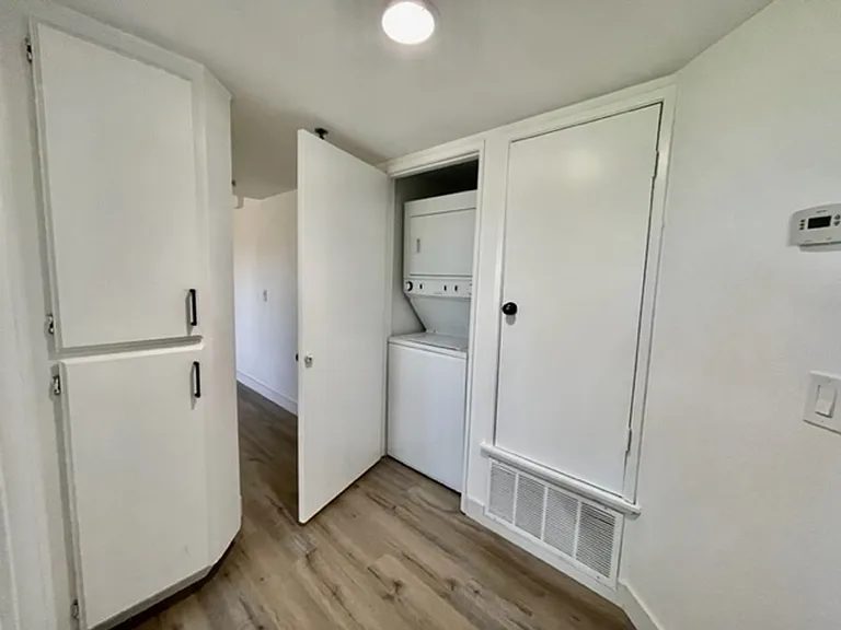 2077 Lakeridge Cir #104 — Photo 8