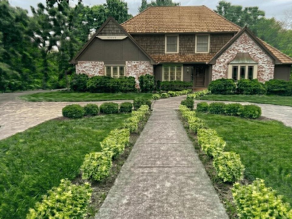 1st image of 15929 Overbrook Ln