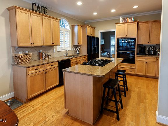 3rd image of 9640 Stone Canyon Ln