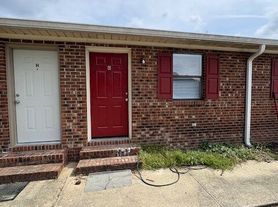 1507 Ashland Dr, Greenville, NC