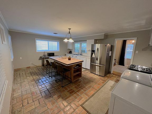 5th image of 5056 Welchshire Ave
