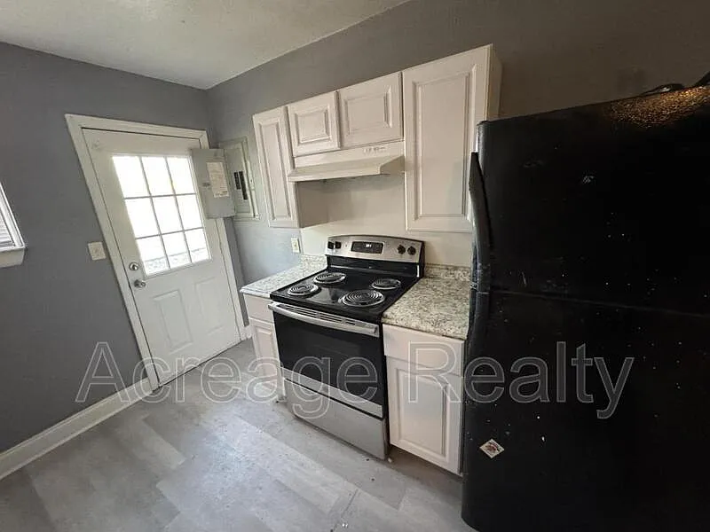 2 bed, 1.0 bath, 821 sqft, $900 — Photo 4