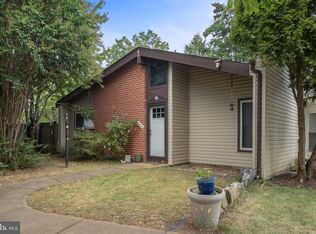 6073 Wycoff Sq, Centreville, VA 20120 | Zillow