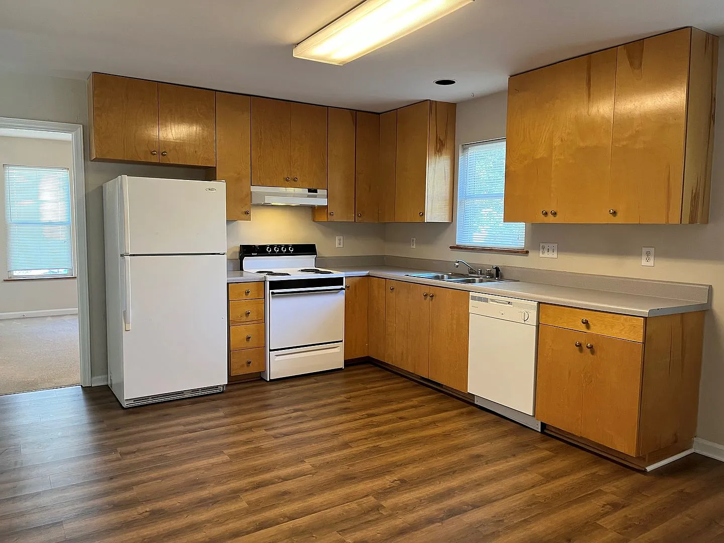 4BR Chapel Hill Home Near Downtown & UNC Summer 2027 — Photo 4