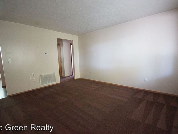2nd image of 2807 Lansing Dr APT 4