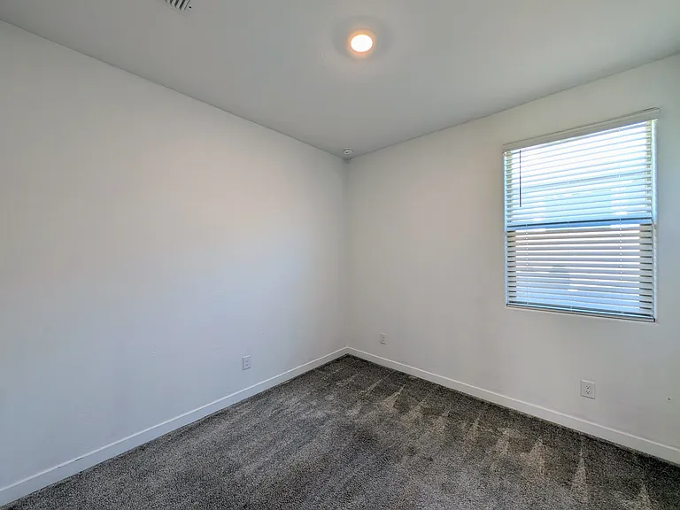 9509 W Sells Dr — Photo 34
