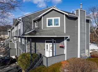 97 Village Green, Bardonia, NY 10954