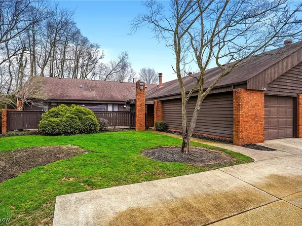 538 Greenbriar Dr, Ravenna, OH 44266